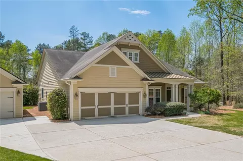 137 Bradford Ct, Hoschton, GA 30548
