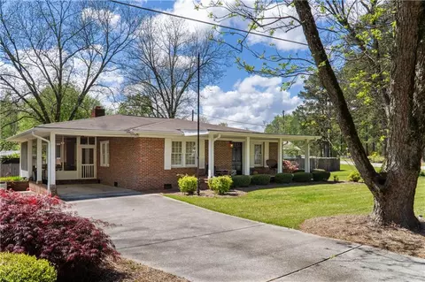 2 Old Draketown Trl, Villa Rica, GA 30180