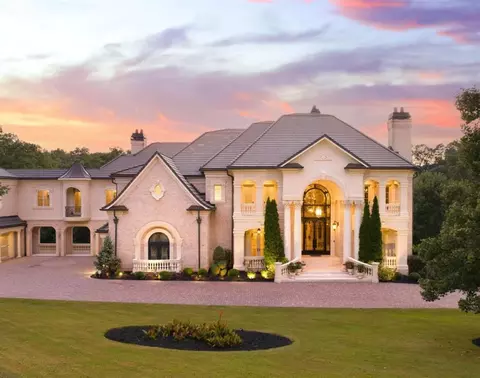 9690 Almaviva Dr, Johns Creek, GA 30022