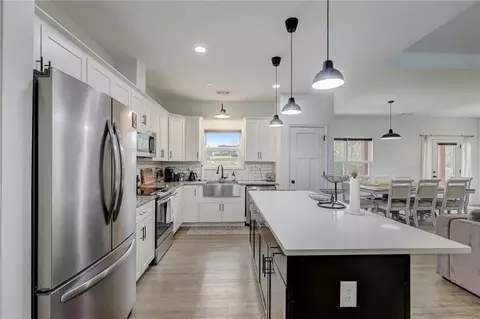 Kitchen - 100 Glenview Ln, Commerce, GA 30529 photo 3 of 4