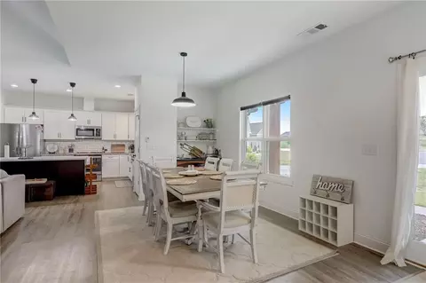 Dining - 100 Glenview Ln, Commerce, GA 30529 photo 2 of 4