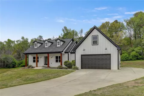 Exterior - 100 Glenview Ln, Commerce, GA 30529 photo 3 of 9