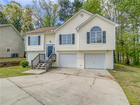 1493 Isleworth Cir, Atlanta, GA 30349