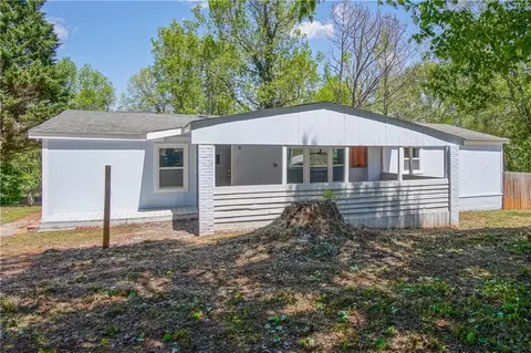 4516 Scenic Mountain Dr SE, Acworth, GA 30102