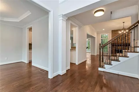 Entry Way - 7920 Willow Pt, Gainesville, GA 30506 photo 3 of 7