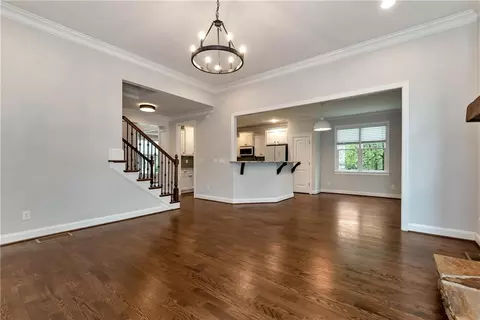 Living - 7920 Willow Pt, Gainesville, GA 30506 photo 2 of 3