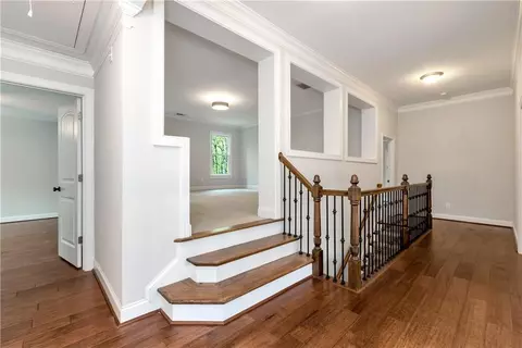 Entry Way - 7920 Willow Pt, Gainesville, GA 30506 photo 7 of 7