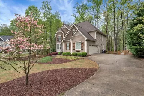 Exterior - 7920 Willow Pt, Gainesville, GA 30506 photo 6 of 23
