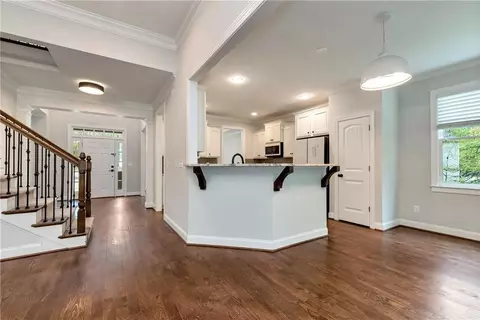 Entry Way - 7920 Willow Pt, Gainesville, GA 30506 photo 5 of 7