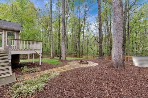 View/Area - 7920 Willow Pt, Gainesville, GA 30506 photo 3 of 6