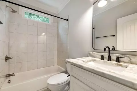 Bath - 7920 Willow Pt, Gainesville, GA 30506 photo 1 of 5