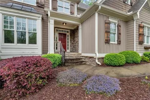 Exterior - 7920 Willow Pt, Gainesville, GA 30506 photo 8 of 23
