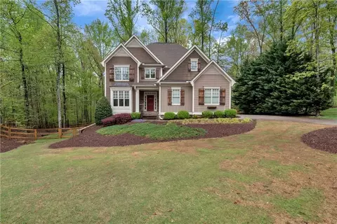 Exterior - 7920 Willow Pt, Gainesville, GA 30506 photo 5 of 23