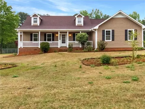 220 Deer Trace Dr, Mcdonough, GA 30253