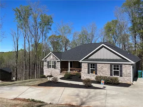 1139 Oconee Ln, Commerce, GA 30529 photo 1