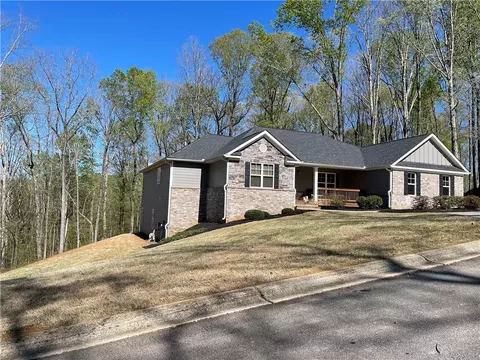1139 Oconee Ln, Commerce, GA 30529 photo 2