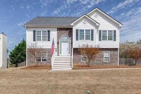 4198 Duncan Ives Dr, Buford, GA 30519