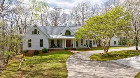 129 N Christophers Run, Milton, GA 30004
