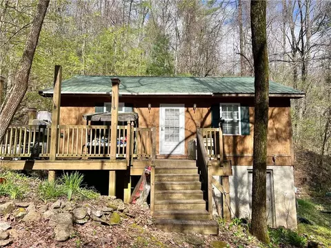 372 Canter Ct, Ellijay, GA 30540
