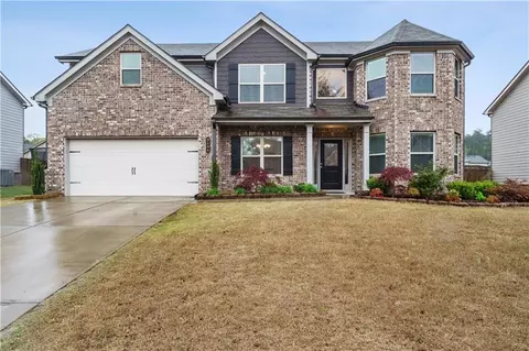 2496 Bear Paw Dr, Lawrenceville, GA 30043