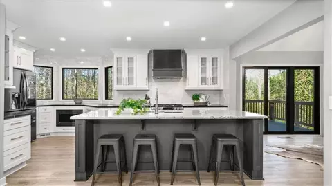 870 Mitsy Ridge Dr, Marietta, GA 30068