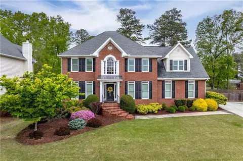 5327 Candleberry Dr SW, Lilburn, GA 30047