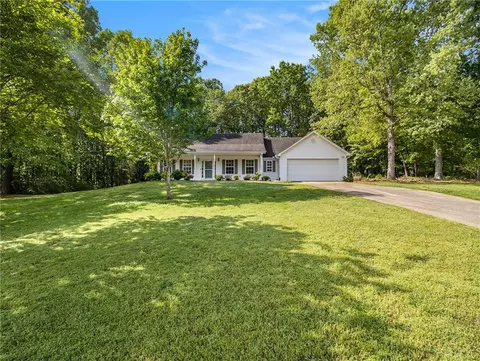 842 Eastmont Rd, Winder, GA 30680