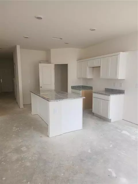 Kitchen - 20 Elmarry Ln, Bethlehem, GA 30620 photo 2 of 2