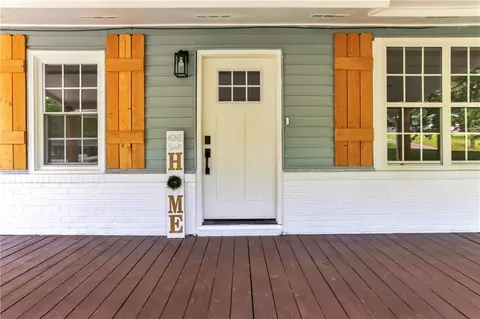 4588 Duncan Dr, Sugar Hill, GA 30518