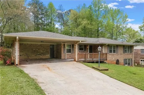 5526 Woodland Dr, Douglasville, GA 30135