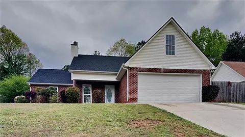 11053 Knotty Pine Pl, Hampton, GA 30228