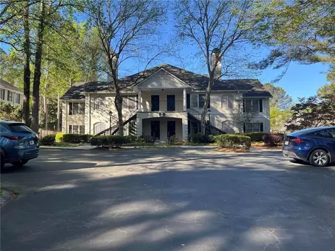 301 Peachtree Forest Dr, Peachtree Corners, GA 30092