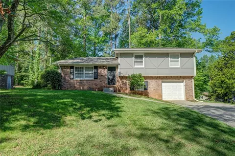 9080 Homewood Dr, Riverdale, GA 30274
