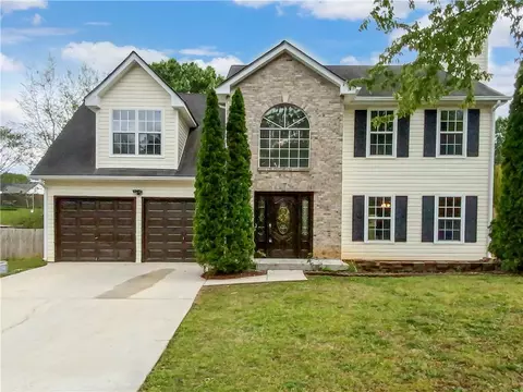1099 Misty Meadows Ln, Hampton, GA 30228