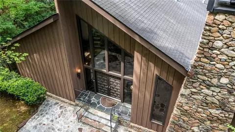 1724 Chartwell Trce, Stone Mountain, GA 30087