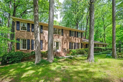 5362 Antelope Ln, Stone Mountain, GA 30087