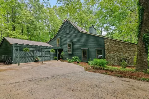 171 N Lake Dr, Canton, GA 30115
