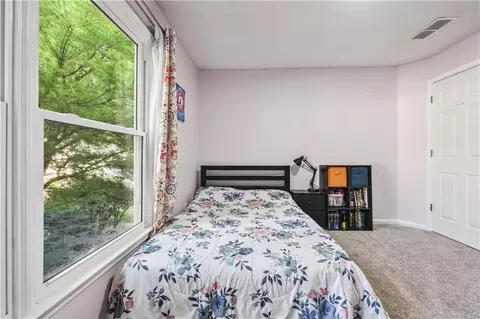 Bedroom - 10880 Glenbarr Dr, Duluth, GA 30097 photo 4 of 7