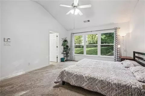 Bedroom - 10880 Glenbarr Dr, Duluth, GA 30097 photo 2 of 7