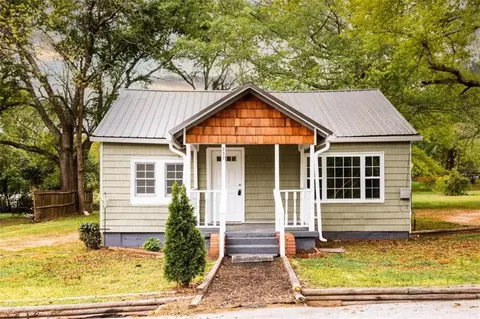 237 King St, Social Circle, GA 30025