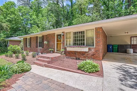 807 Crockett Ct, Decatur, GA 30033