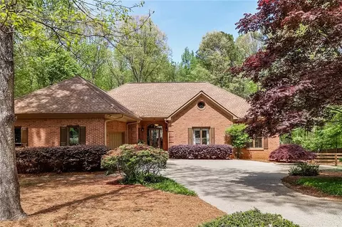 6530 Calamar Dr, Cumming, GA 30040