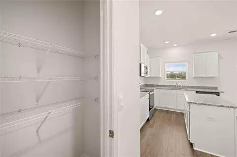 Kitchen - 212 Harrow Dr, Perry, GA 31069 photo 5 of 6
