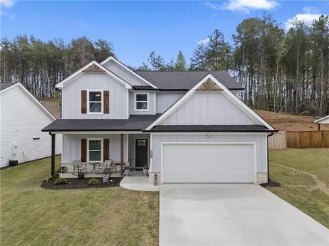 6540 River Station Dr, Lula, GA 30554