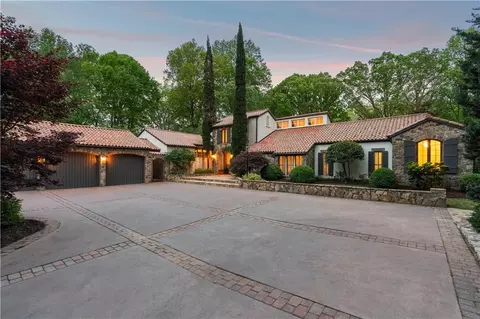 5865 Winterthur Dr NW, Sandy Springs, GA 30328