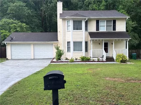 3838 Trenton Dr, Snellville, GA 30039