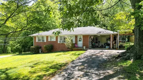 806 Noonday Dr, Marietta, GA 30066