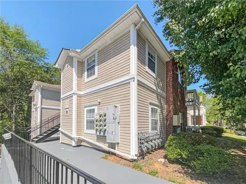 4246 Courtside Dr, Stone Mountain, GA 30083