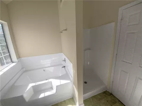 Bath - 140 Jericho Dr, Covington, GA 30016 photo 2 of 6