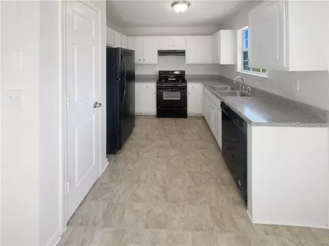 Kitchen - 140 Jericho Dr, Covington, GA 30016 photo 2 of 2